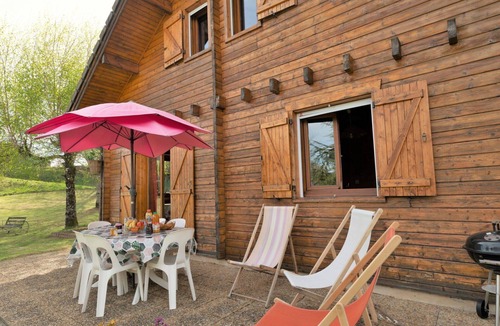 Camps-Saint-Mathurin-Leobazel House | Beautiful private villa for 5 people with TV, terrace and pets allowed