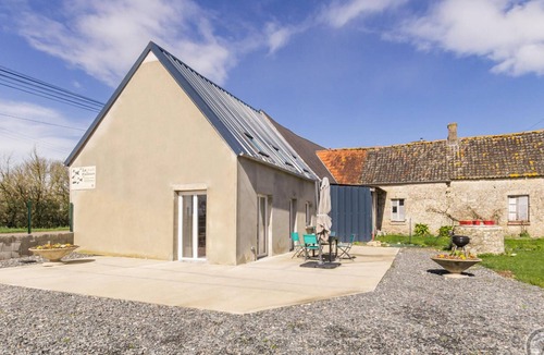 Vierville Cottage | Cozy House near Utah Beach, Pets Allowed