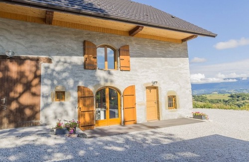 Cessens House | House classified 3 *, and 3 ears, located between two beautiful lakes in a quiet