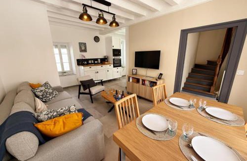 La Chapelle-Saint-Martin-en-Plaine House | Charmante maison de bourg accueillante - 5 pers. - FR-1-491-483