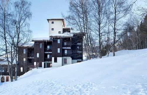 Montchavin Apartment | Spacious apartment near village center with balcony and Mont Blanc view