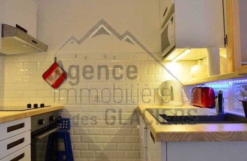 Montchavin Apartment | Renovated duplex for 8 near slopes with parking, balcony, mountain view, 3 bedrooms