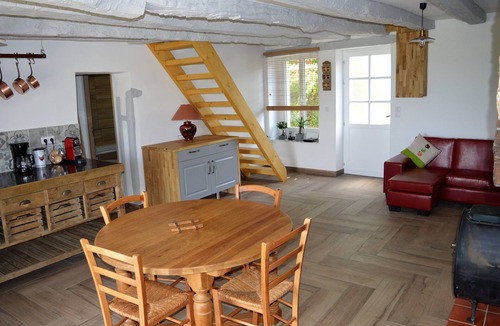 Rouffignac-Saint-Cernin-de-Reilhac House | A breathtaking view @Aux Volets Bleus at Mark & Sylvie