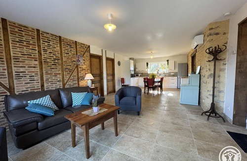 Rouffignac-Saint-Cernin-de-Reilhac Cottage | Stone house with AC, 4 guests