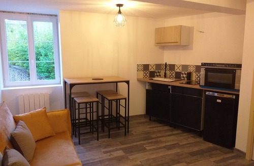 Saint-Christophe-en-Brionnais Apartment | Nuit Romantique