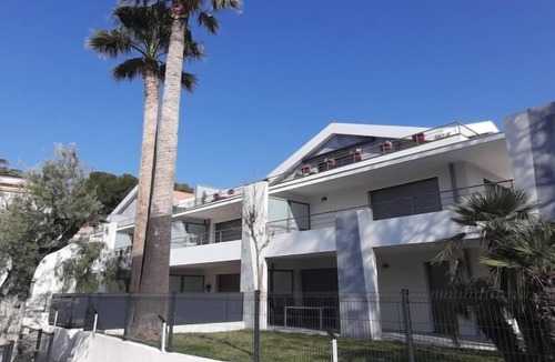 Les Lecques Apartment | Apartment Garden Beach in Saint Cyr sur mer Les Lecques - 4 persons, 2 bedrooms