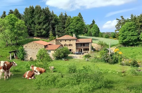 Saint-Hilaire-Cusson-la-Valmitte House | Homerez - House in Saint-Hilaire-Cusson-la-Valmitte