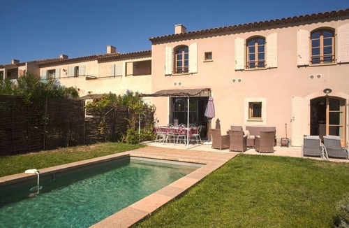 Saint-Laurent-de-la-Cabrerisse Villa | Wake Up In a French Villa Surrounded by a Vineyards and Beautiful Scenery.