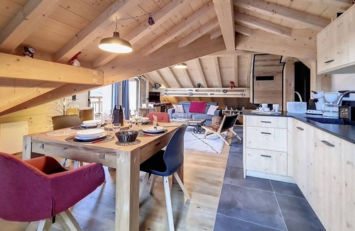 Le Bettaix Apartment | Luxury chalet with terrace and sauna near slopes