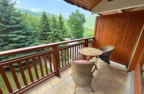 Saint-Martin-de-Belleville Apartment | Bright Duplex for 6, 50m from St Martin Ski Lift