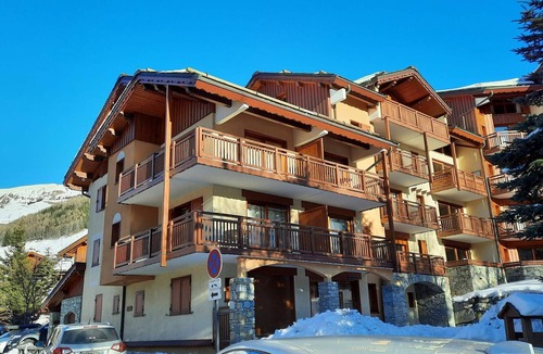 Saint-Martin-de-Belleville Apartment | Bright Duplex for 6, 50m from St Martin Ski Lift