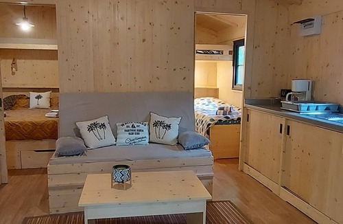 Saint-Pierre-des-Echaubrognes Cabin | Cap Town cabin in the forest