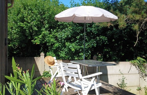 Perreuse Apartment | Studio with terrace and garden 15 minutes from Guédelon