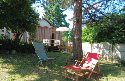 Perreuse Apartment | Studio with terrace and garden 15 minutes from Guédelon