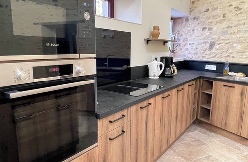Perreuse House | La Maison des Poètes – Charming Renovated Winemaker’s House