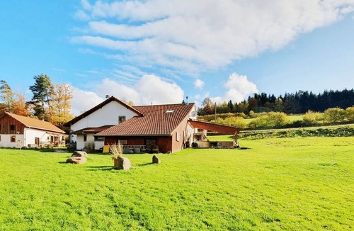 La Chapelle-devant-Bruyeres House | House for groups and families, middle of nature, quiet location, dogs allowed