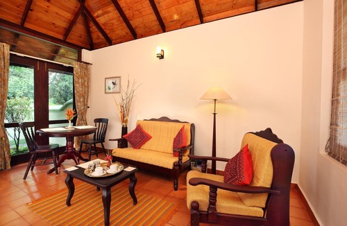 Paravur Resort | Fragrant Nature Backwater Resort & Ayurveda Spa