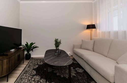 Vesturbær Apartment | Framnesvegur - Two Bedroom Central Apartment