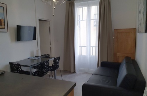 Thermal Apartment | France and Pasteur