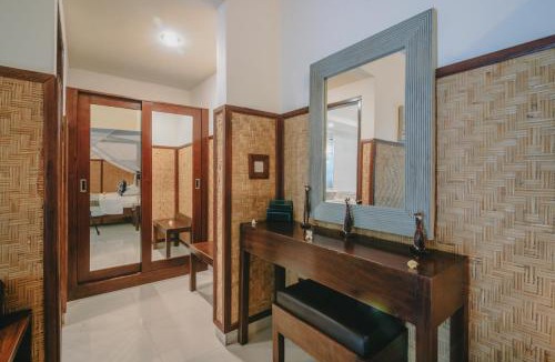Lovina House | Frangipani Beach Hotel