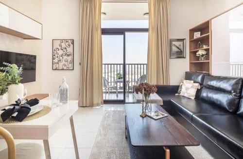 Discovery Gardens Apartment | Frank Porter - Starz by Danube