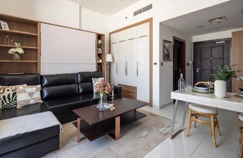 Discovery Gardens Apartment | Frank Porter - Starz by Danube