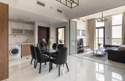 Discovery Gardens Apartment | Frank Porter - Starz by Danube