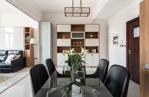 Discovery Gardens Apartment | Frank Porter - Starz by Danube