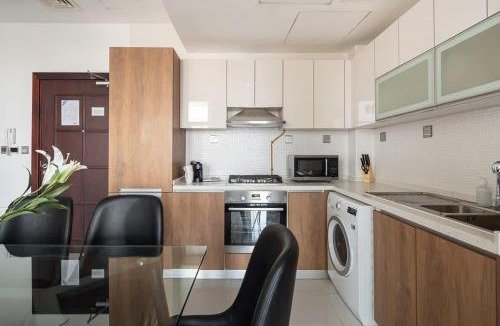 Discovery Gardens Apartment | Frank Porter - Starz by Danube