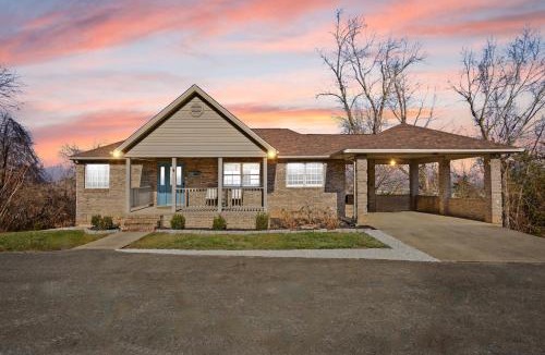 Bronston House | Frank's Bird House