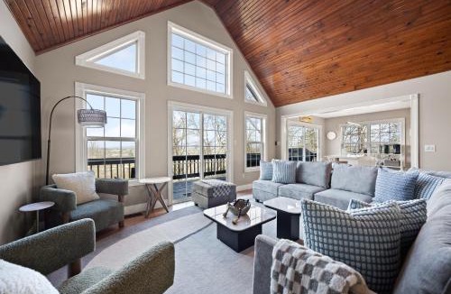 Bronston House | Frank's Bird House
