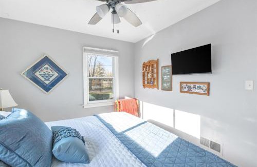 Frankenmuth House | Frankenmuth Dawdy Haus with Hot Tub and Massage Chair 2 blocks from main street