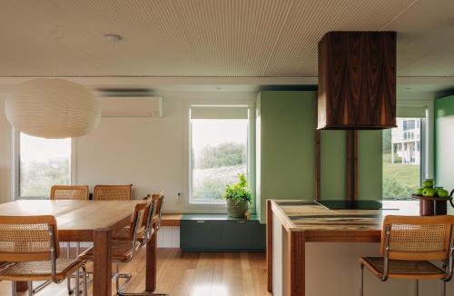 Bicheno House | Frankie Beach House