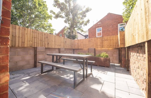 Reading House | Franklin Lodge