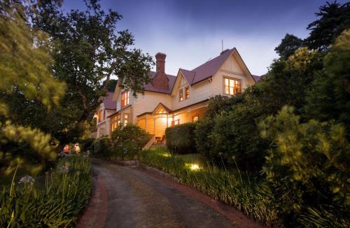 Strahan Hotel | Franklin Manor