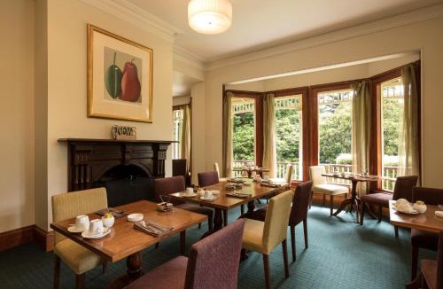 Strahan Hotel | Franklin Manor
