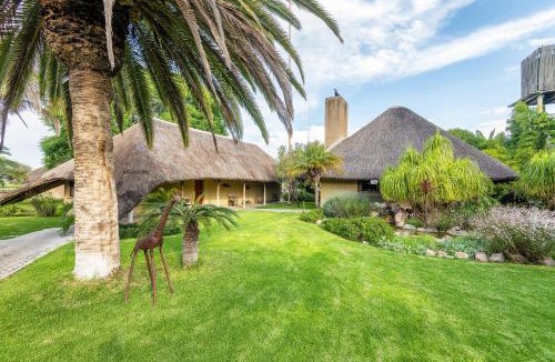 Otjiwarongo Cabin | Frans Indongo Lodge