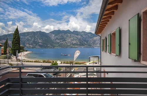 Campagnola Apartment | Frantoio a Monte-Apartment near the lake