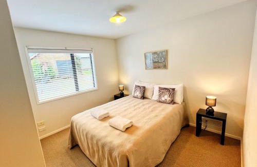 Franz Josef Glacier House | Franz Alpine Retreat- Cottage
