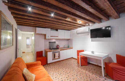 San Polo Apartment | Frari 2