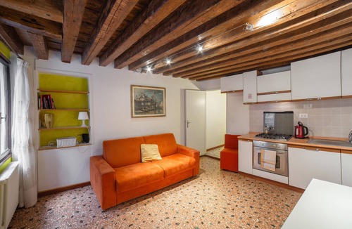 San Polo Apartment | Frari 2