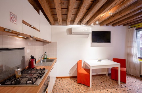 San Polo Apartment | Frari 2