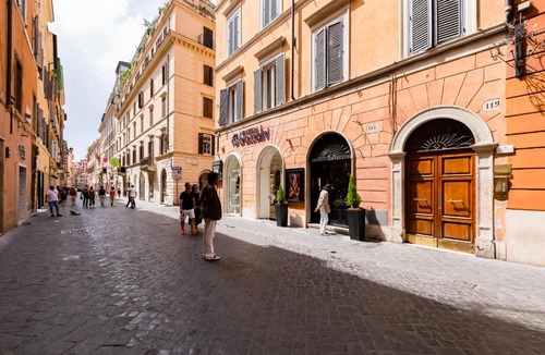 Rione IV Campo Marzio Apartment | Frattina High-end apt
