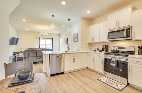 Frederick Apartment | Frederick Townhome w/Balcony, Close to Parks!