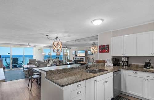 Gulf Pines Condo | Free Beach Service, 16th Floor Views, On-Site Check In
