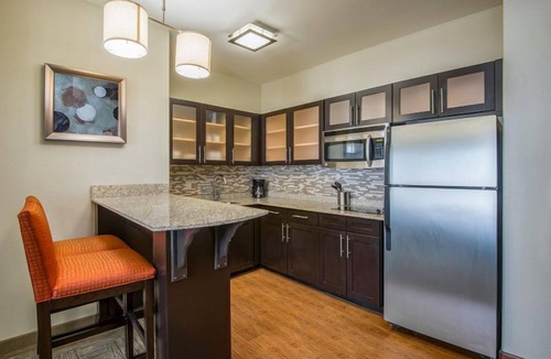 Amarillo Apartment | Free Breakfast Buffet. Pool & Hot Tub Access. Flatscreen TV.