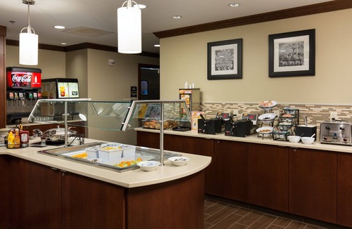 Polaris Apartment | Free Breakfast Buffet. Pool Access. King Suite Near Ohio State University.