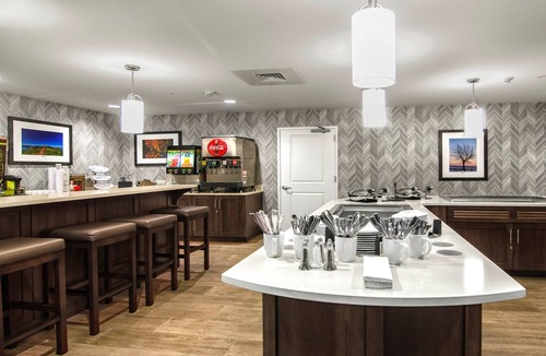 Marquette Apartment | Free Breakfast Buffet. Downtown Marquette. 5 Min to Northern Michigan University!