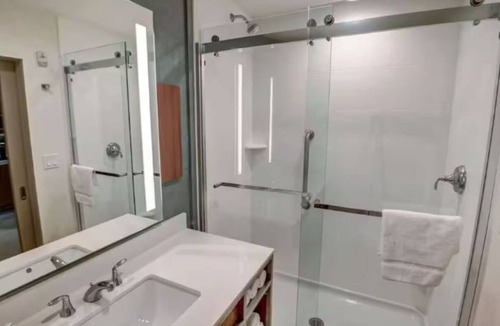 Wesley Chapel Hotel | Free Breakfast, Free Paring, Outdoor Pool | 3 Pet-friendly Units