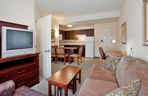 Chesapeake Condo | Free Breakfast. Indoor Pool & Hot Tub. Close to the Virginia Beach business district!